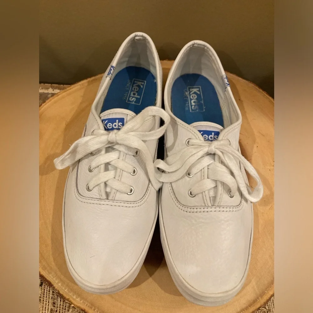 Keds Sneaker Womens 9 White Leather Round Toe Lace Up Casual Comfort